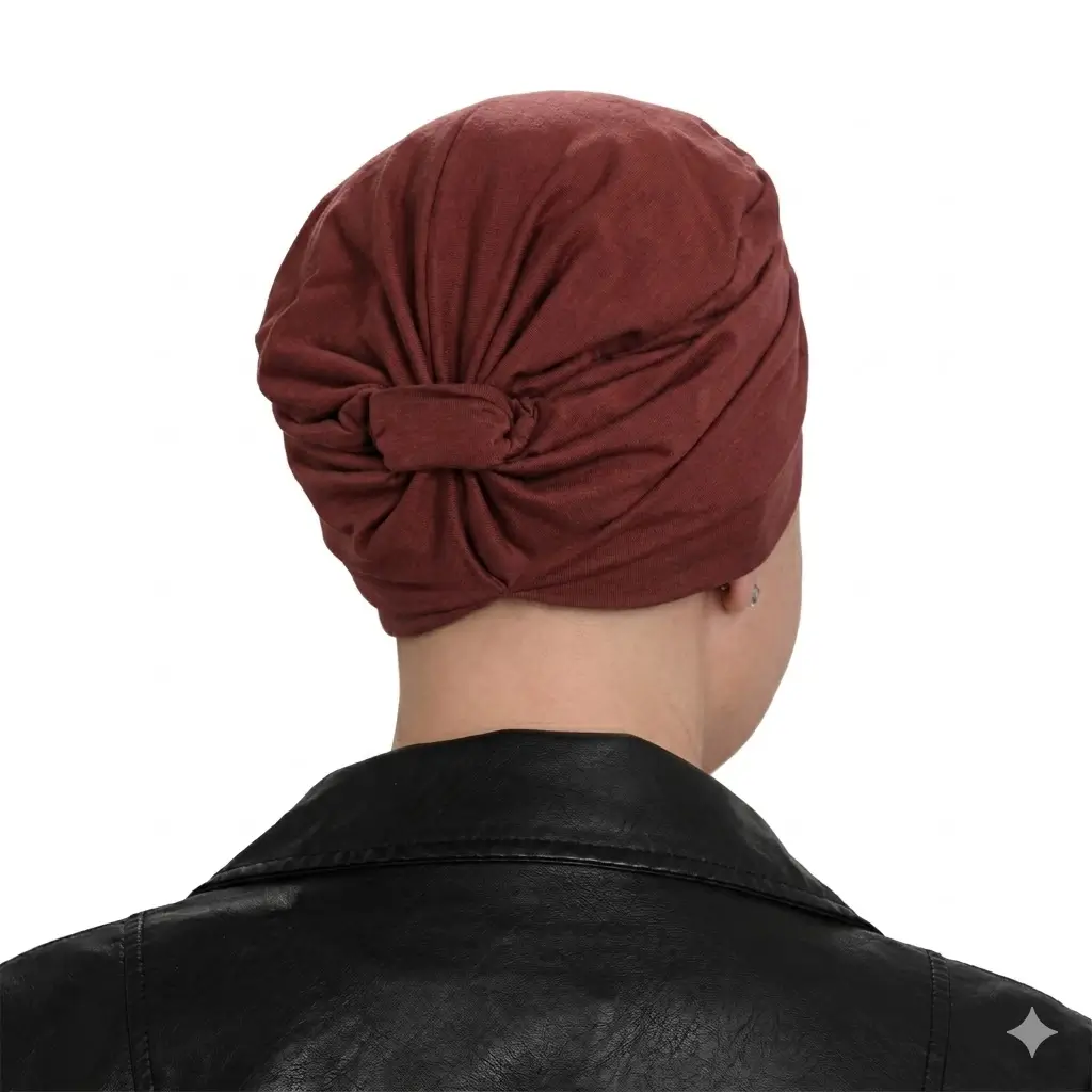 Bonnet Chimio Cindy en Coton Premium 3 Détail du nœud arrière du bonnet de chimio Cindy.