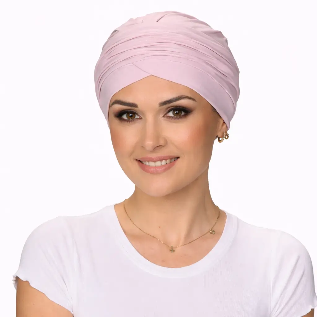 Bonnet Chimio Esme 2 Bonnet chimio Esme en bambou rose, confort et douceur sans coutures.