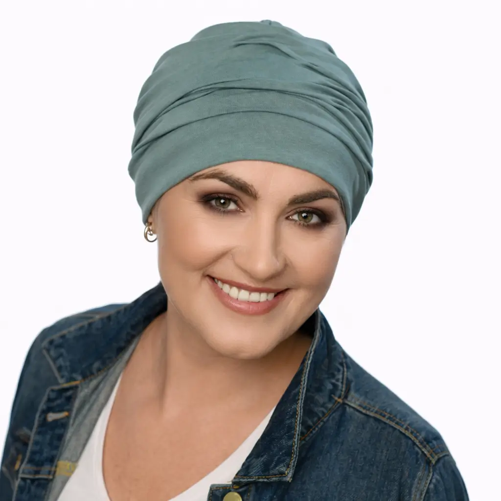 Bonnet chimio femme Zuzanna - Coton prémium - Le confort 3 Bonnet chimio Zuzanna Bambou vert, douceur et confort.