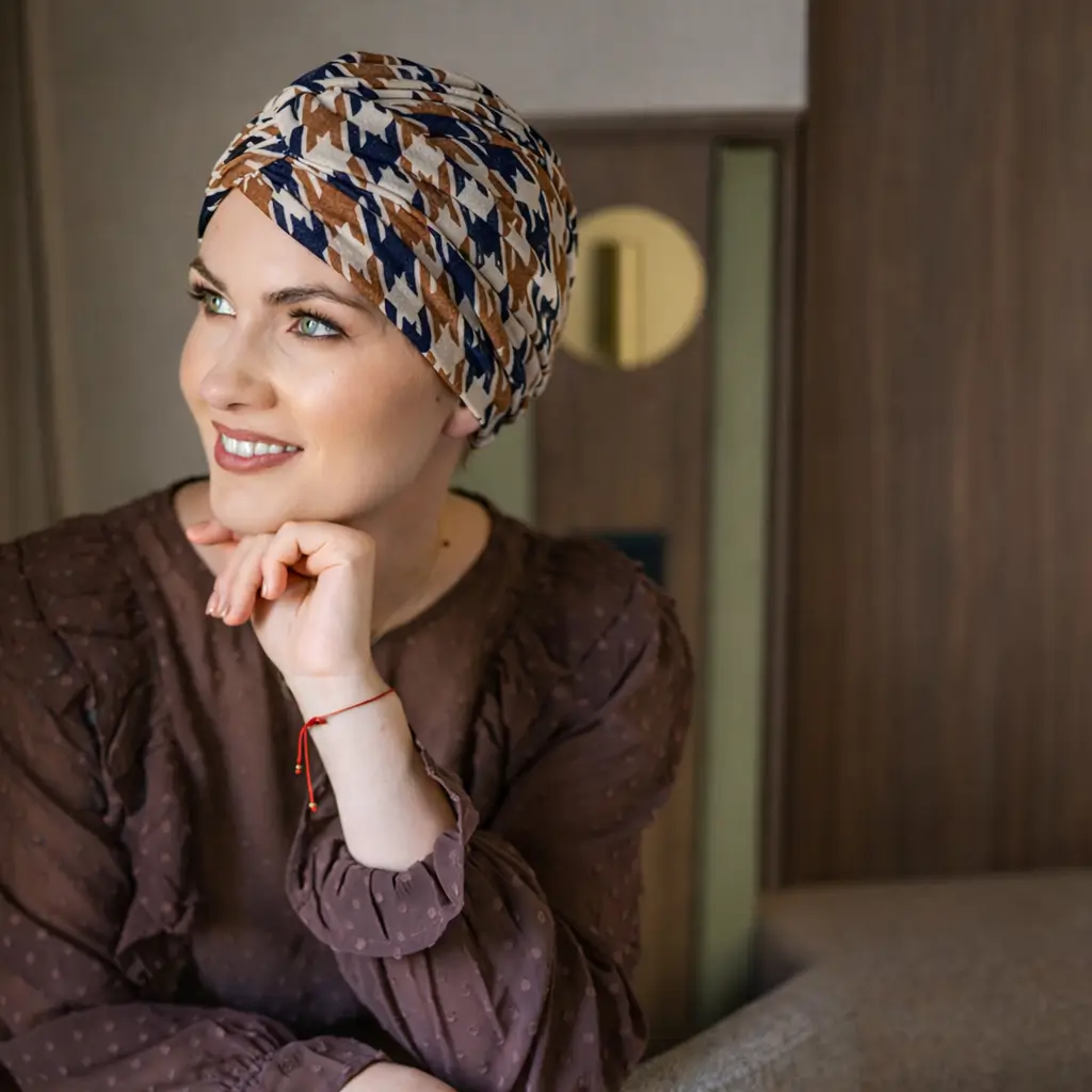 Bonnet chimio Roxana - bonnet chaud doublure bambou 1 Bonnet chimio Roxana avec doublure bambou pour cuir chevelu sensible.