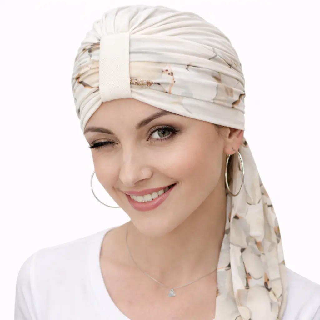 Bonnet chimio bambou Valery et son foulard Nora - Modularité 1 Bonnet chimio bambou et foulard Nora charme