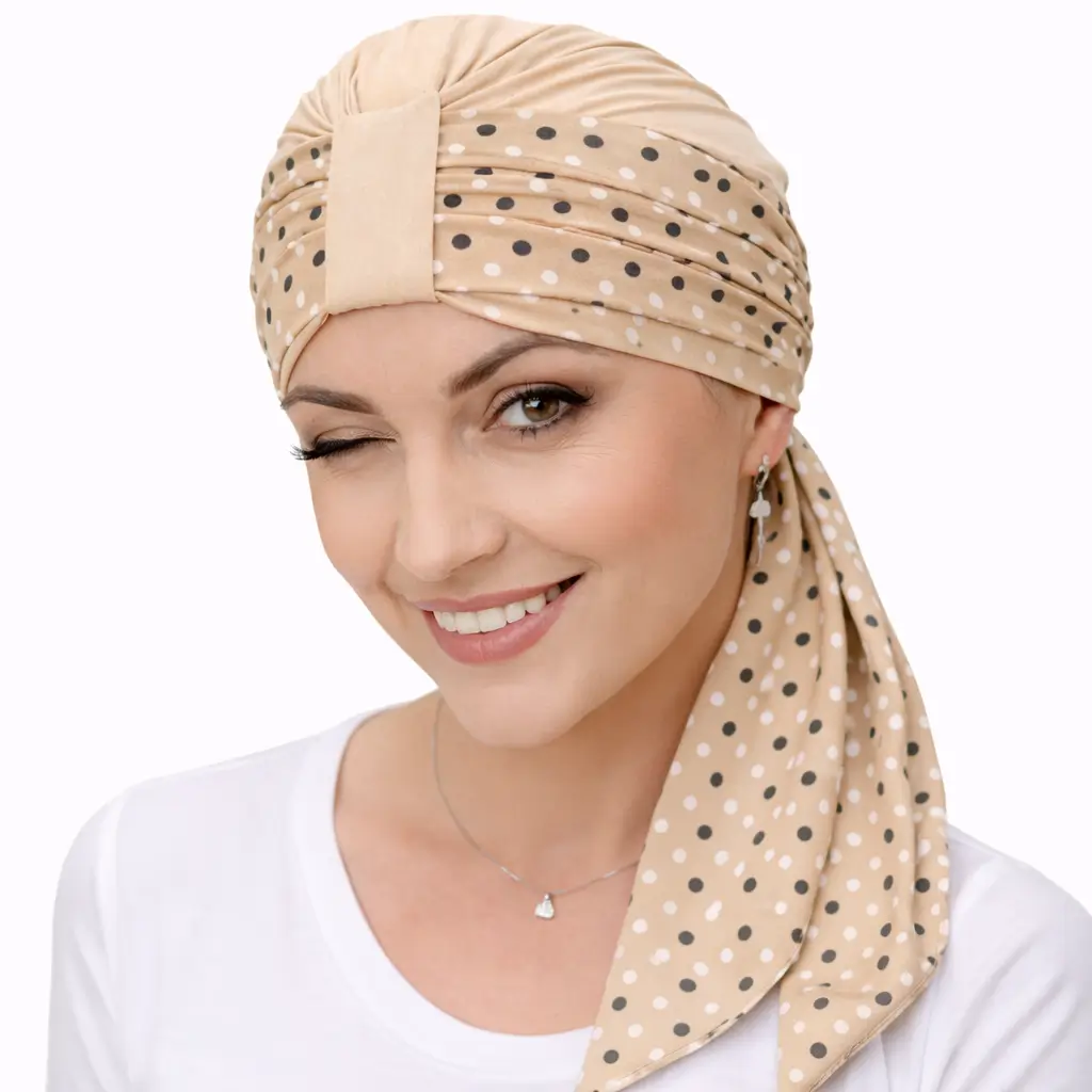 Bonnet chimio bambou Valery et son foulard Nora - Modularité 7 Bonnet chimio bambou femme et foulard Nora petits pois